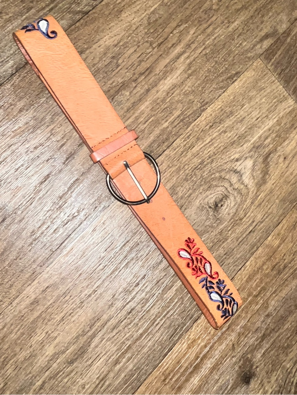Embroidered Peach Leather Belt with Round Metal Buckle